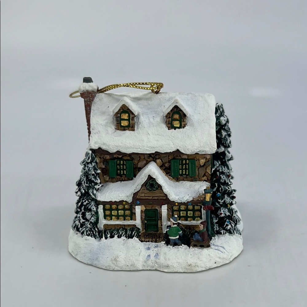 Thomas Kinkade 2002 From The Hearts Gifts Illuminated Ornament Collection.
